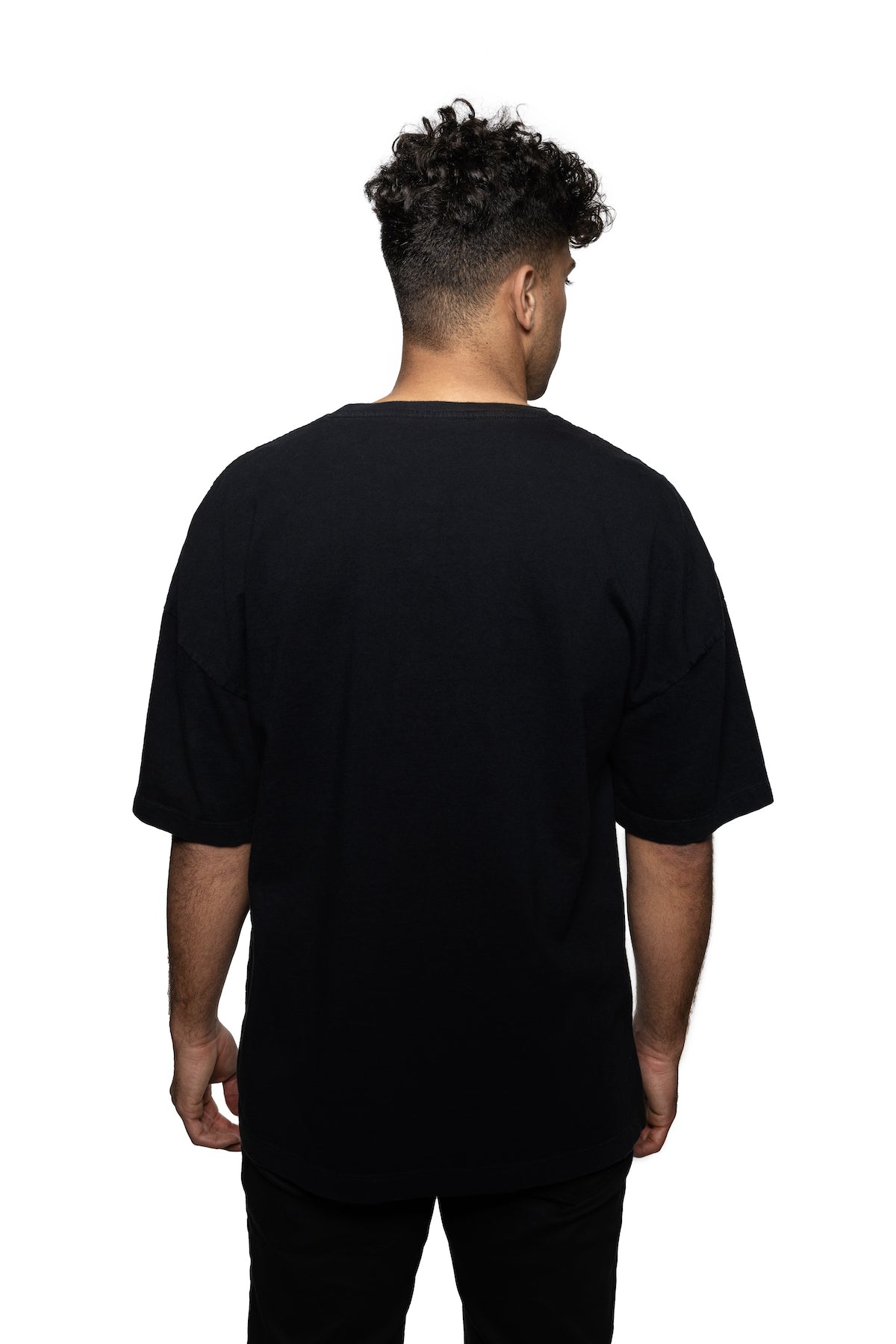 LEO FINALLY GOT 1 TEE